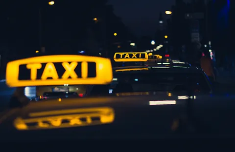 taxi lampa på taxibil